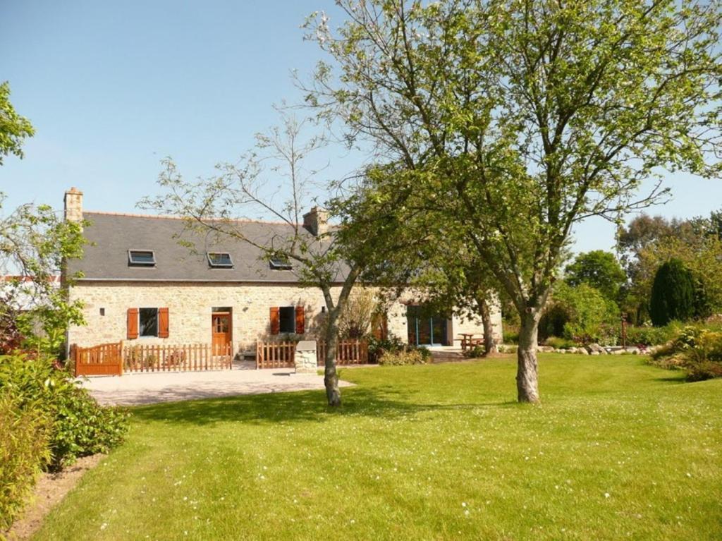 La Ferme Du Pere Hotell Kermorocʼh Exteriör bild